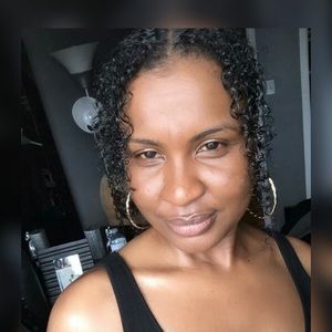 Meet your Posher, Nadia